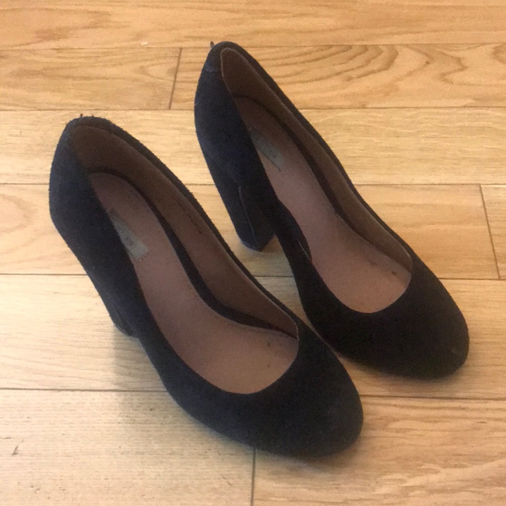 Kimchi Blue • black suede heels • sz 6
